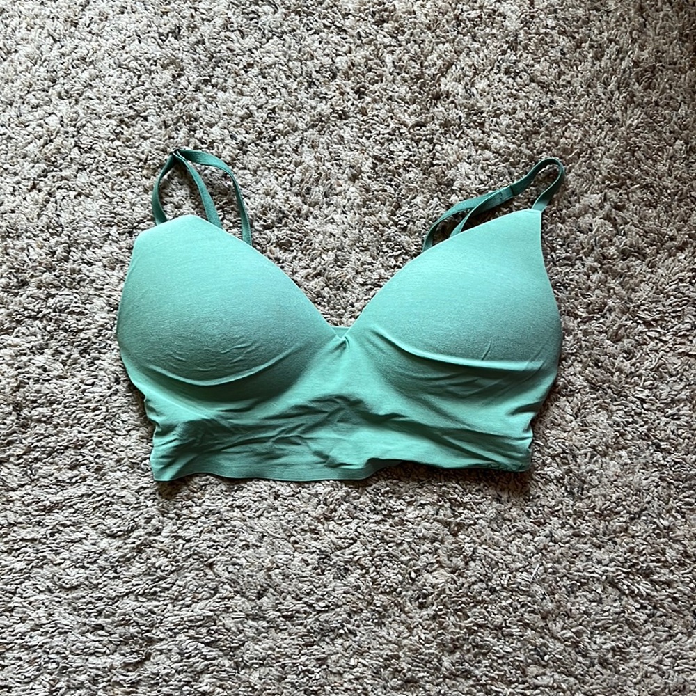 PINK Victoria’s Secret wireless push-up bra